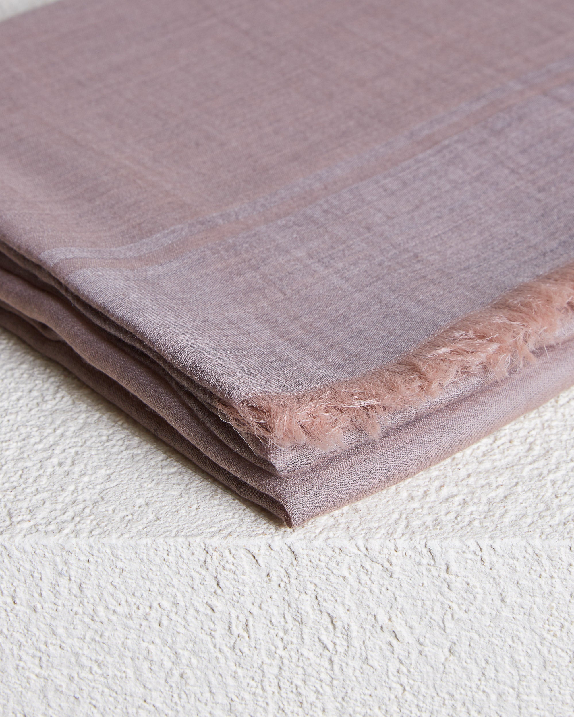 Wrapping stole with Colombo logo 2