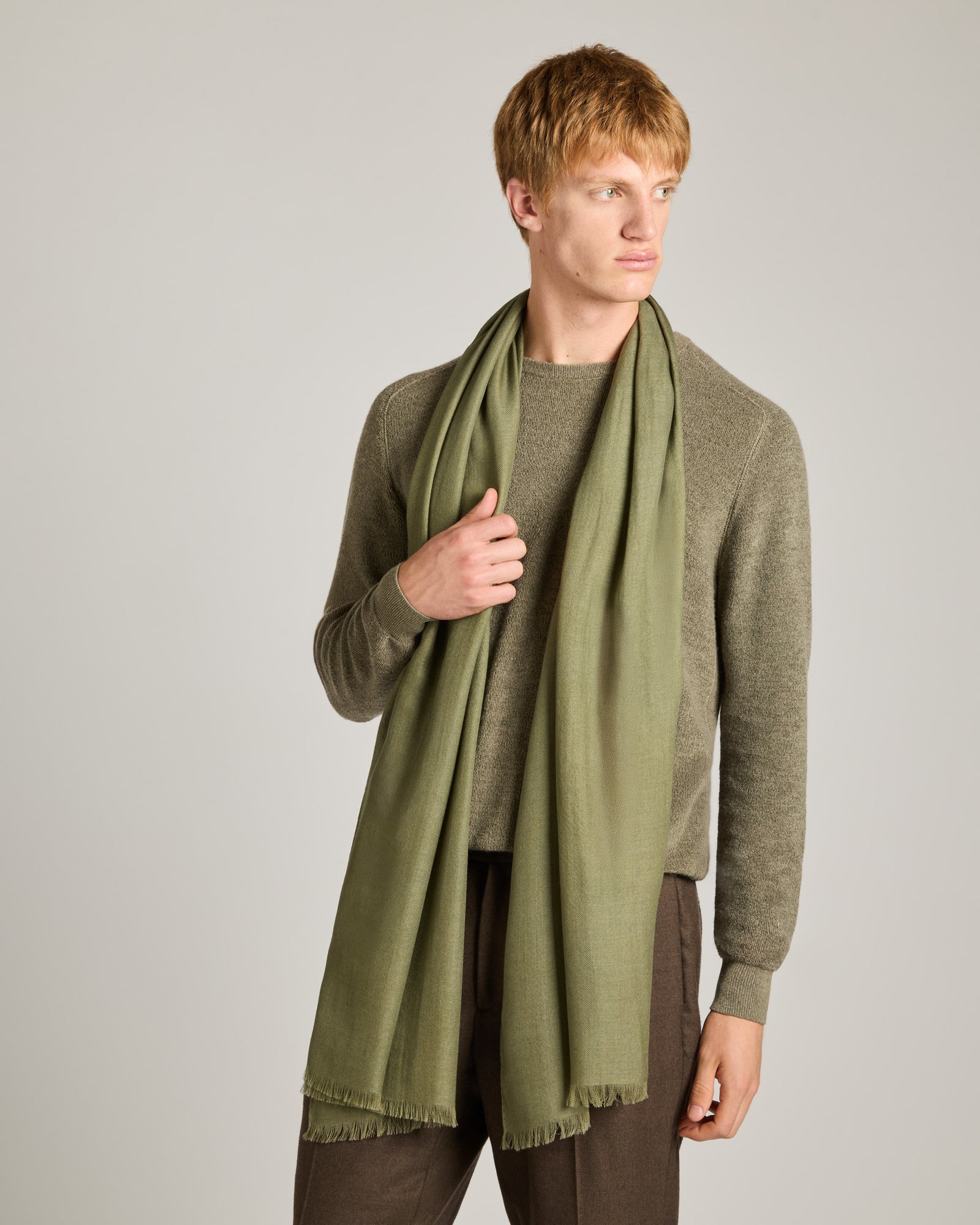 Green cashmere and silk stole 2