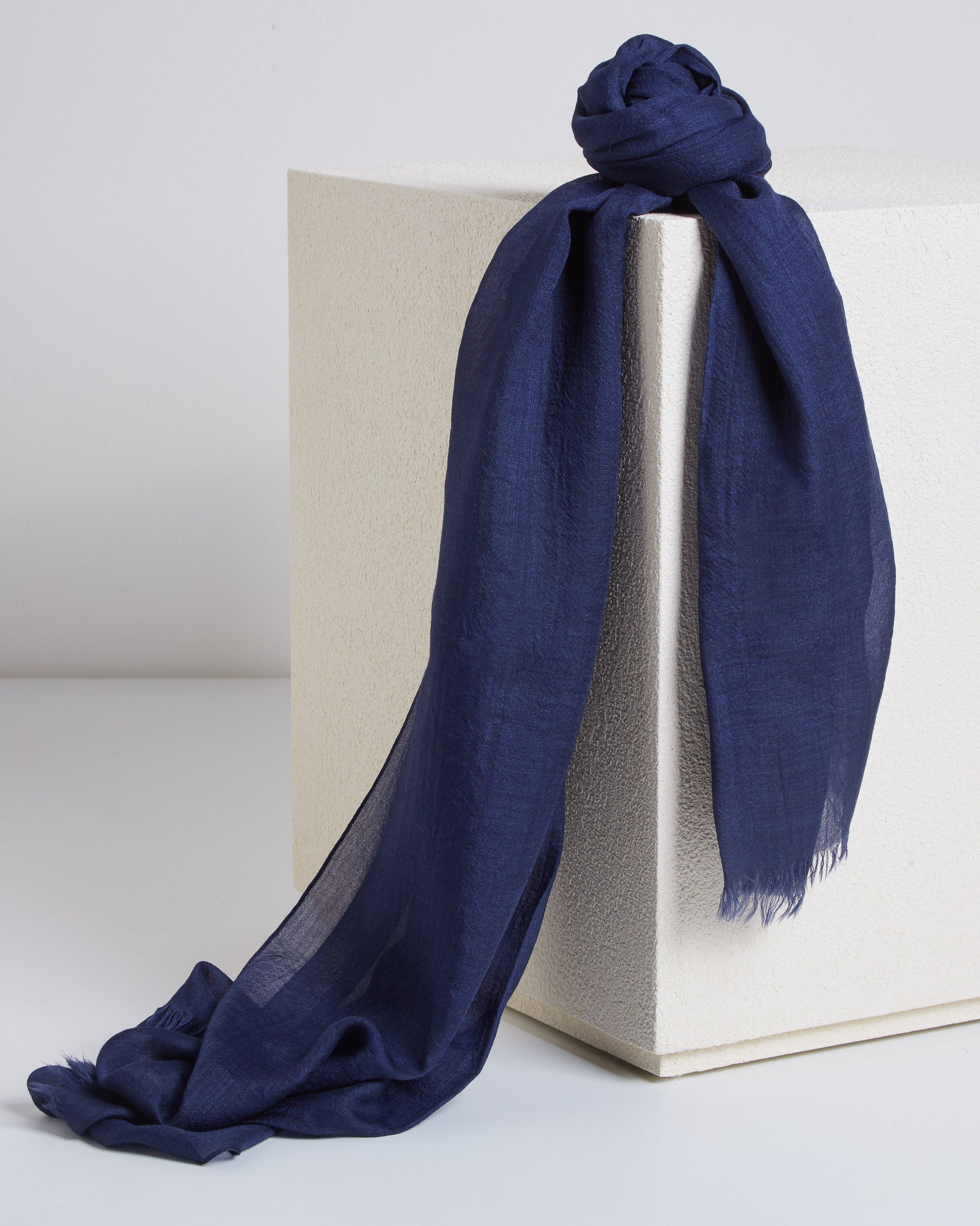 Stola in cashmere e seta blu