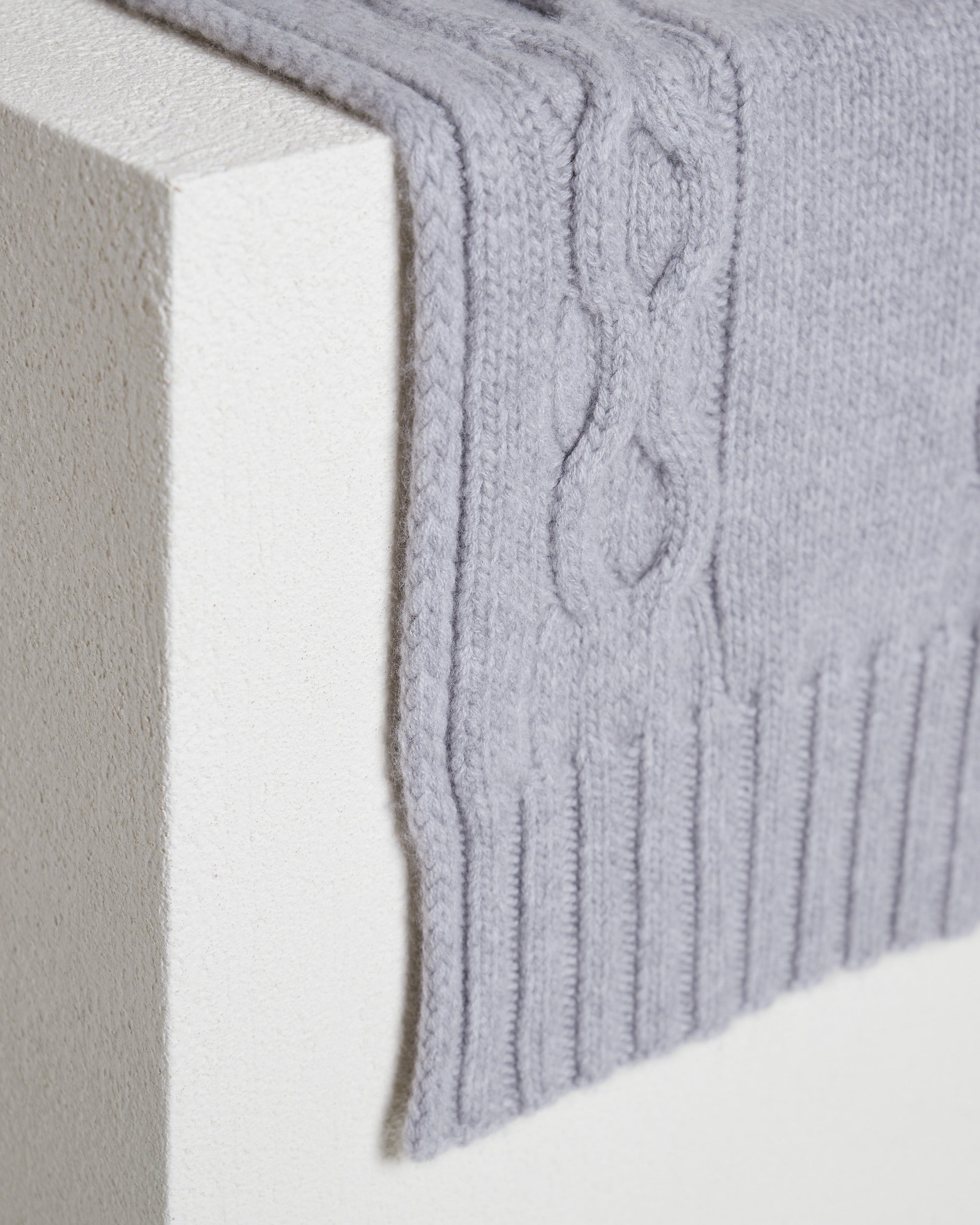 Gray kid cashmere knitted scarf 2